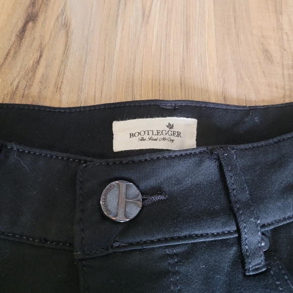 Women's Size 27 Bootlegger Jeans with stretch - Picture 2 of 7